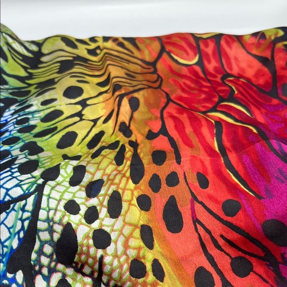 Vibrant Multicolor Scarf with Abstract Design Butterfly Design - Picture 15 of 15